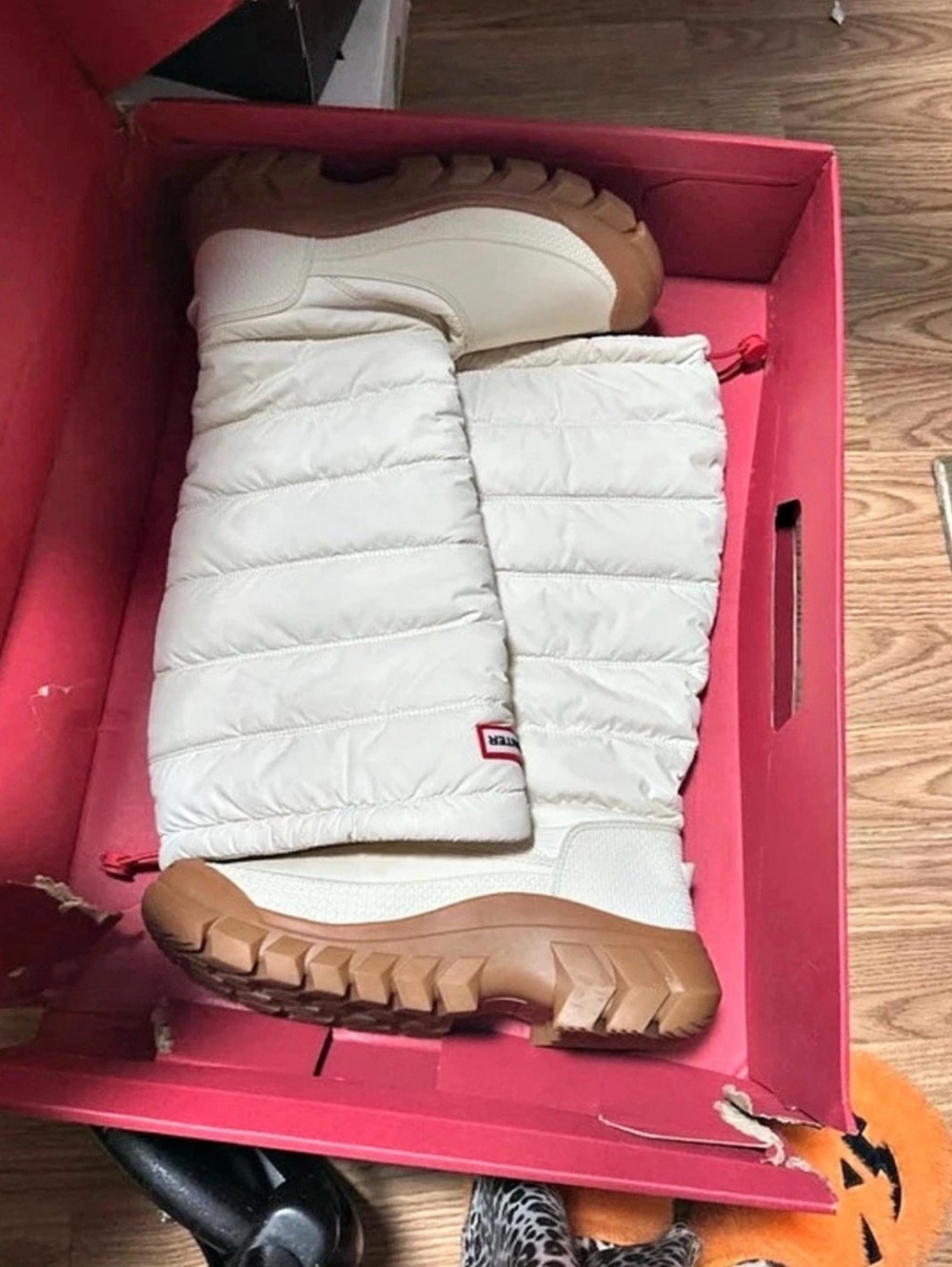Hunter snow interprid White Winter Boots Like New
